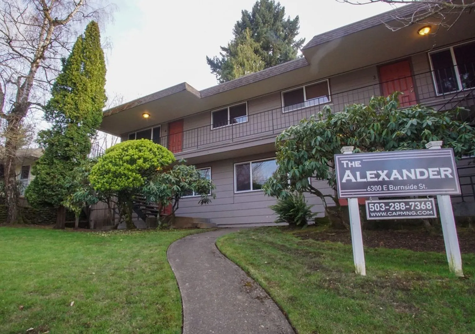 Mt. Tabor-Spacious & Renovated 2Bdr with Parking Ready Mid-September! — Photo 2