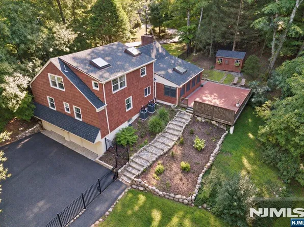3 Gravel Hill Road, Kinnelon Borough, NJ 07405
