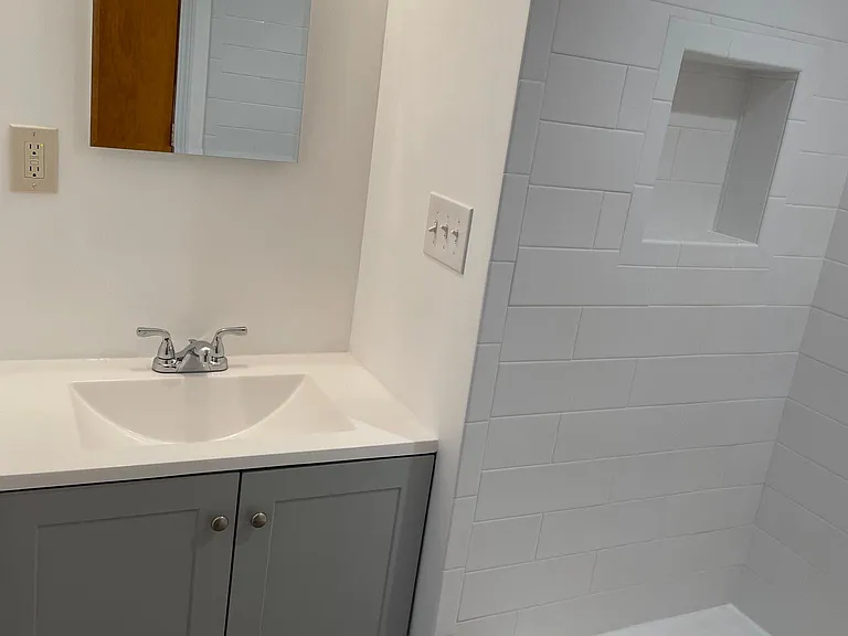 1636 W Genesee St #6 — Photo 5