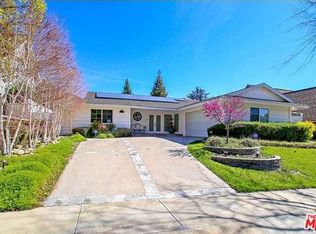 5266 Edgeware Dr, Calabasas, CA 91301