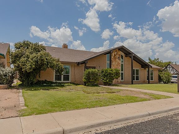 2nd image of 15 Twin Oaks Cir