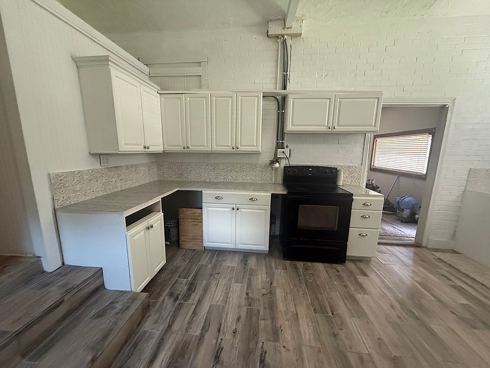 1st image of 2903 W Park Ave