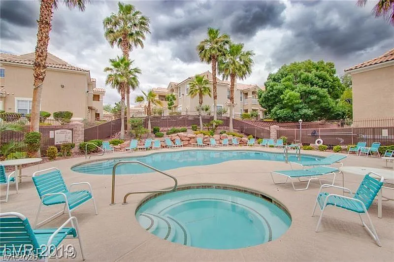 2 bed, 2.0 bath, 1059 sqft, $1,575 — Photo 3