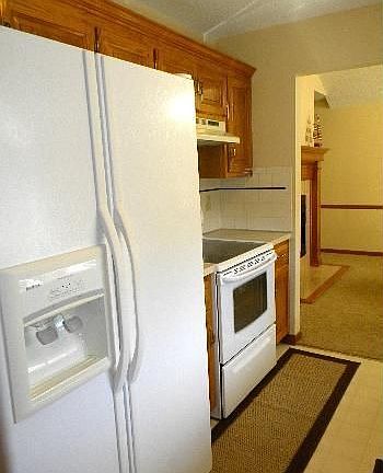 4th image of 1811 NW Harbor Ct