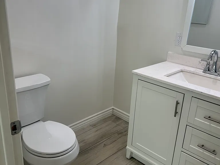 14762 Vanowen St #100 — Photo 7