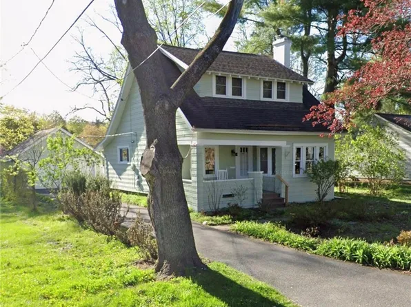 4 Woodlawn Pl, Clinton, NY 13323