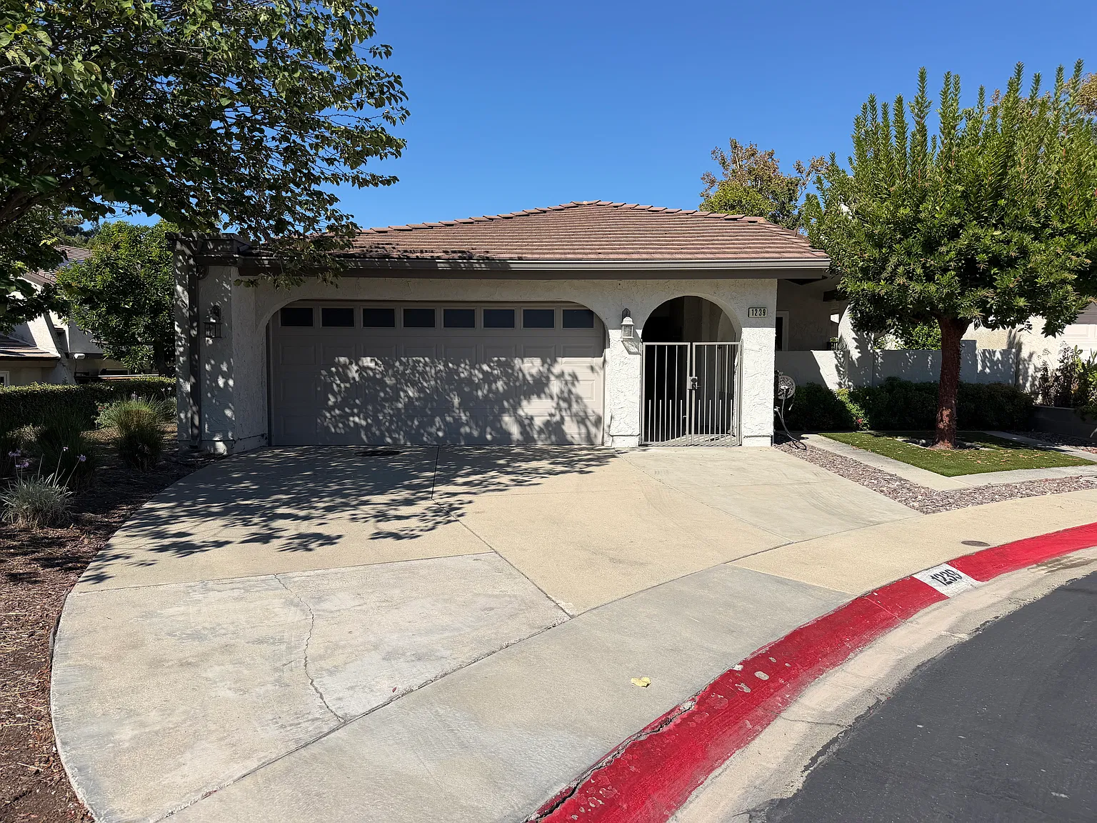 2 bed, 1668 sqft, $3,200 — Photo 1