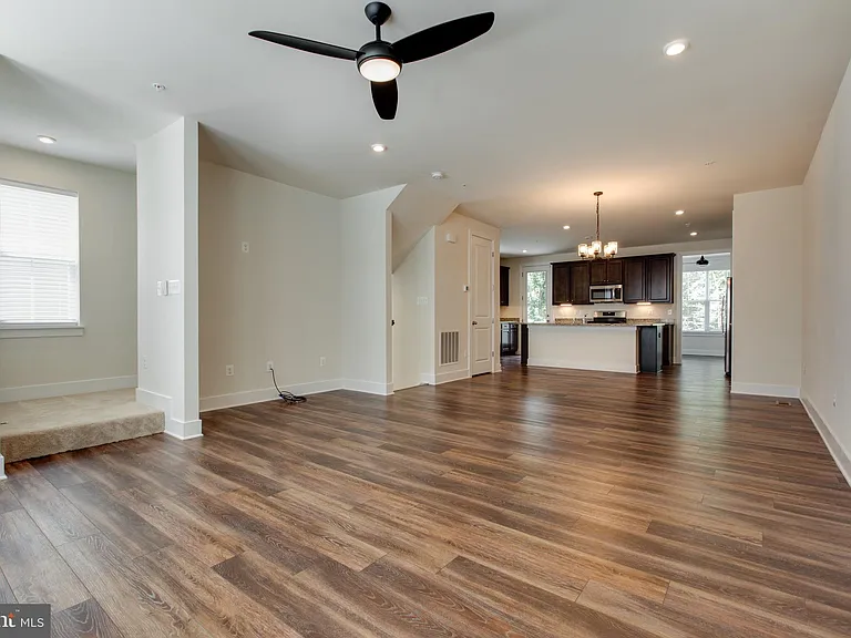 2546 Buckthorn Dr — Photo 8
