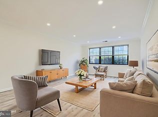 4 Smeton Pl #4B, Towson, MD 21204