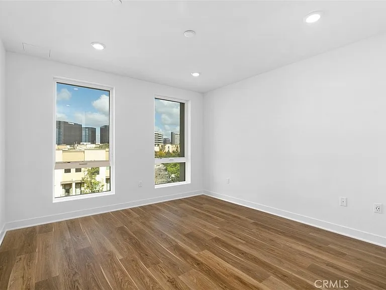 1407 Rivington — Photo 14