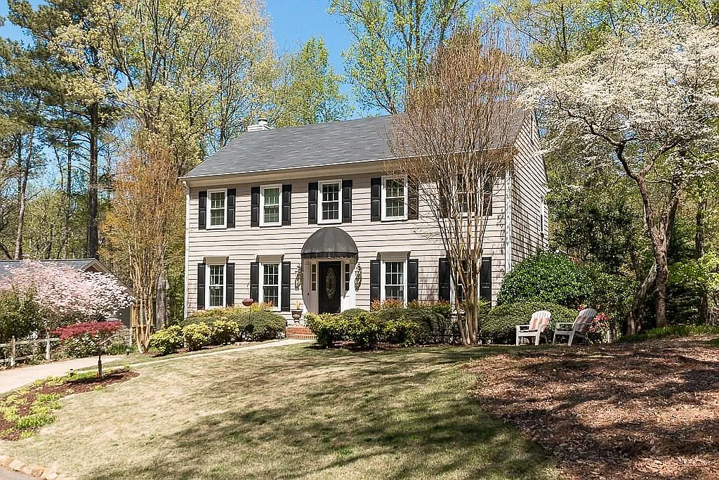 455 Sassafras Ln photo 1