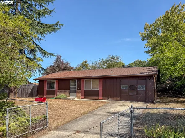 226 Chickering St, Myrtle Creek, OR 97457