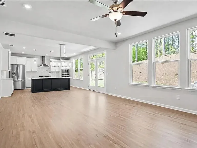 382 Riverwood Dr — Photo 8