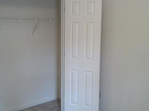 non master bedroom closet