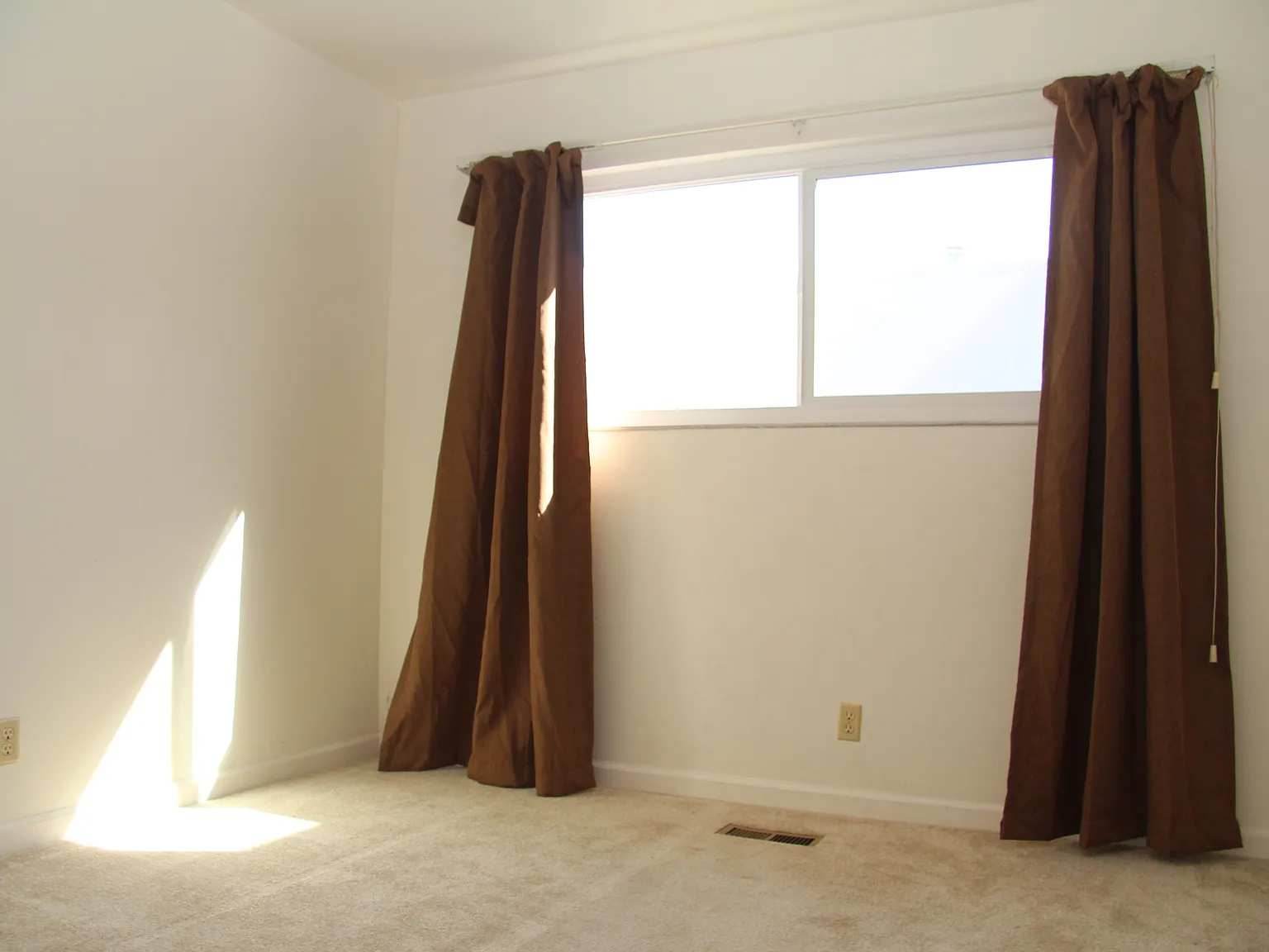 2 bed, 1230 sqft, $3,650 — Photo 3