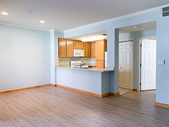 4th image of 5201 Laguna Oaks Dr Unit 13