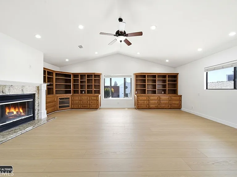 24620 Moon Ave — Photo 27