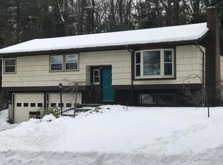 22 Ridgewood Dr, Augusta, ME 04330