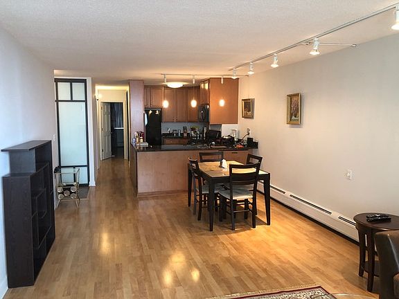 2nd image of 2144 N Lincoln Park West Ave #20A