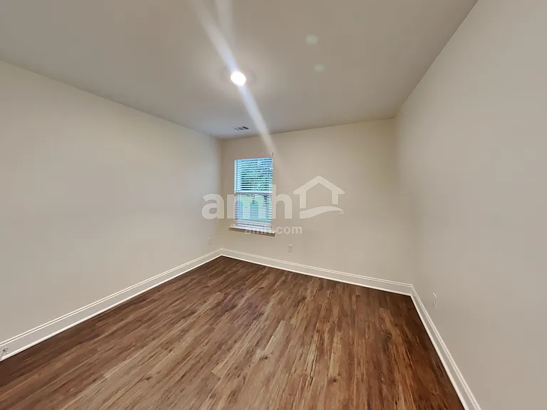 2112 Williamshire Ln — Photo 28