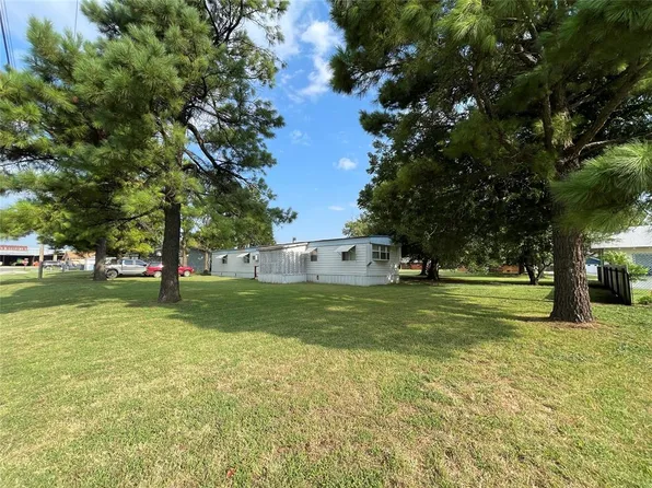 924 SW Burt St, Minco, OK 73059