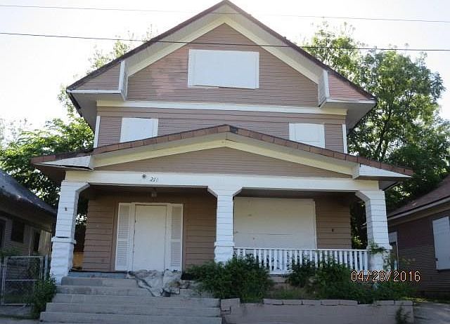 2nd image of 218 N Blackwelder Ave