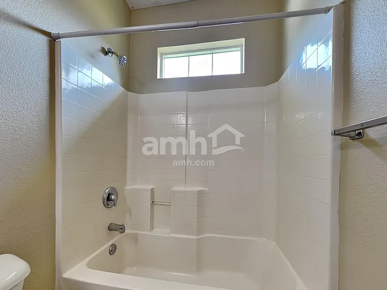 521 Amsonia Cir — Photo 19