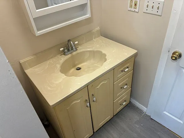63 Thompson St — Photo 17