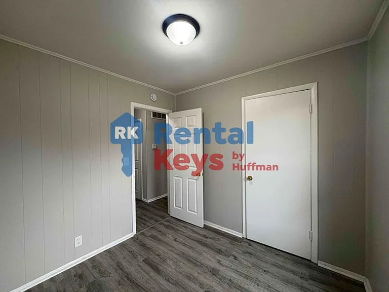 1506 Covert Ave — Photo 5