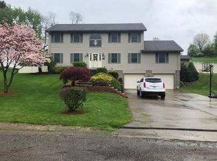 155 Bonnie Beth Dr, Wellsburg, WV 26070