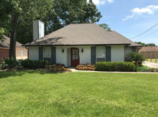17190 Northlake Dr, Prairieville, LA 70769