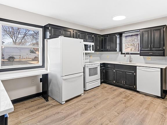 5th image of 2800 Georgia Ave S