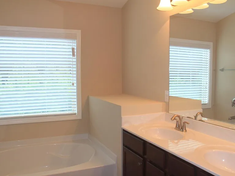 5840 Shiloh Woods Dr — Photo 8