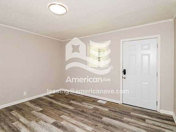 1231723_004_living_room_12831883.jpg