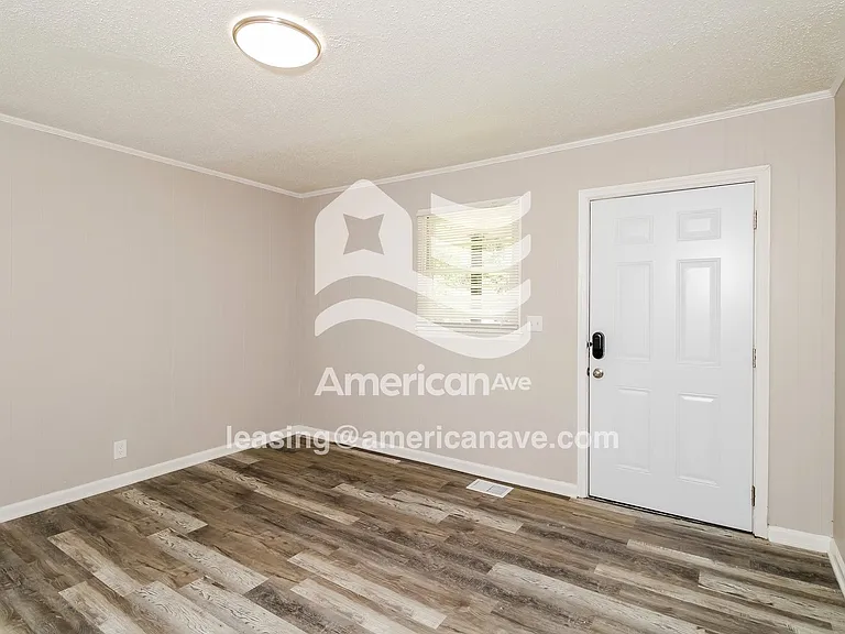 1231723_004_living_room_12831883.jpg
