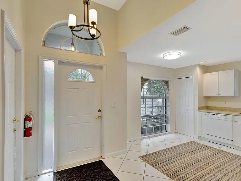 13796 Yarmouth Dr — Photo 11