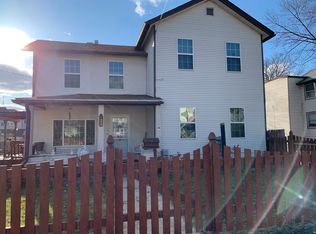 233 5th St, Aurora, IL 60505