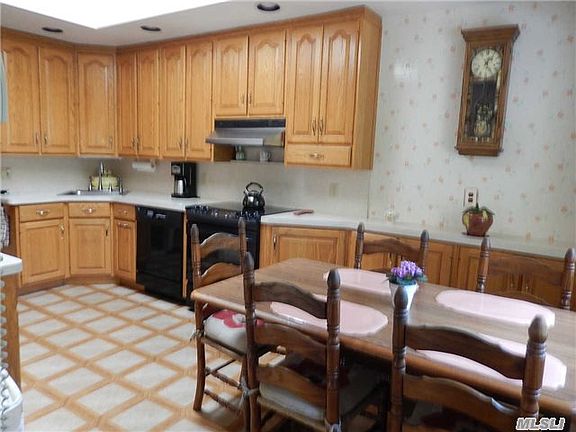 3rd image of 122 Forest Dr