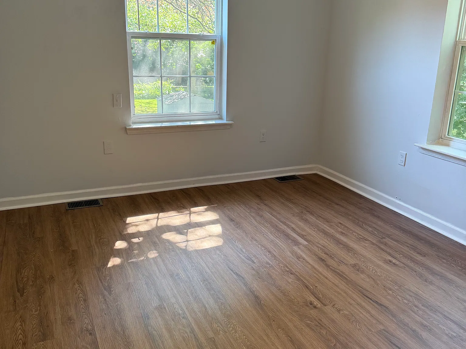 4901 Oglethorpe St — Photo 2