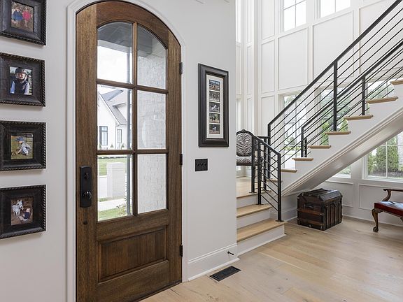 5th image of 9474 Calder Cir