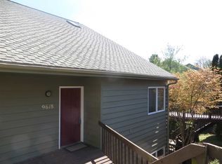 9618 S Harbour Pointe Dr, Bloomington, IN