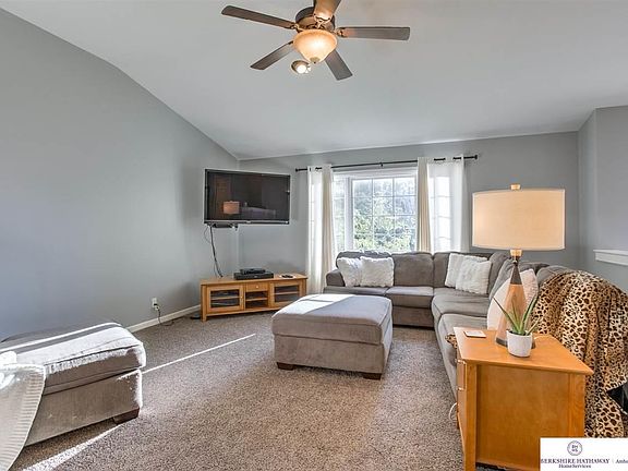 5th image of 15572 Harney Cir