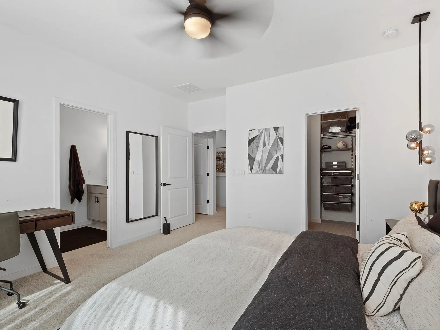 4 bed, 2180 sqft, $1,300 — Photo 2