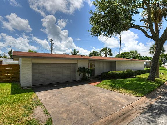 3rd image of 1206 Marine Dr