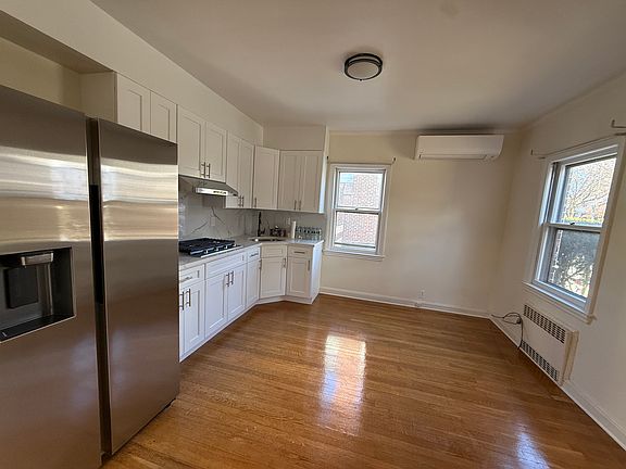 2nd image of 4840 Bell Blvd #1