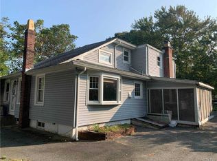 12 Carleton Ave, Islip Terrace, NY 11752