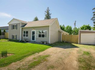 112 E 1st St, Deer Park, WA 99006