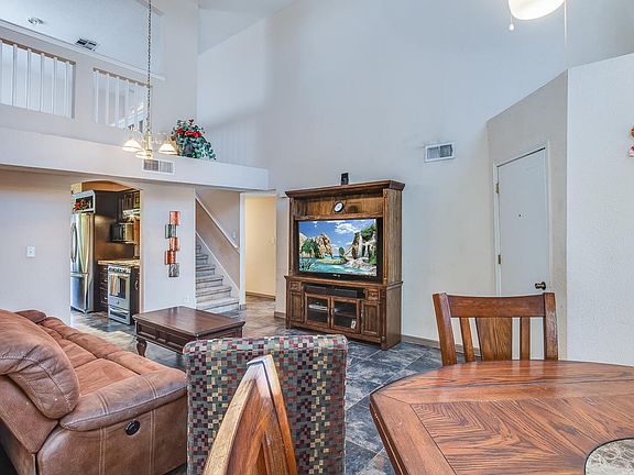 3rd image of 3916 Tierra Isla Way