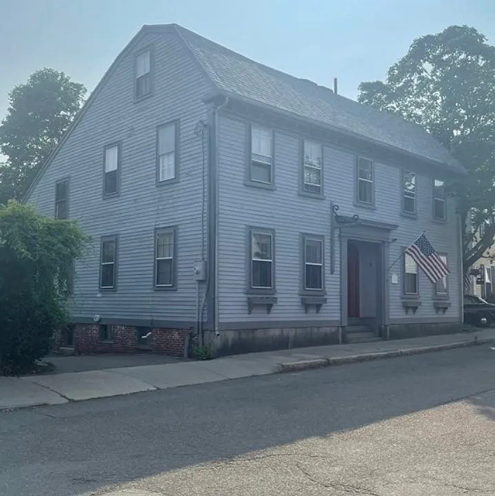 9 State St #4