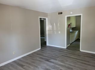 1002 Hillcrest Ave APT 8, Dyersburg, TN 38024